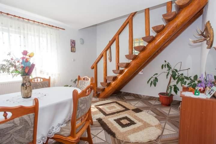 Hotel Casa Prundari Nicu Si Mirela Poiana Teiului Esterno foto