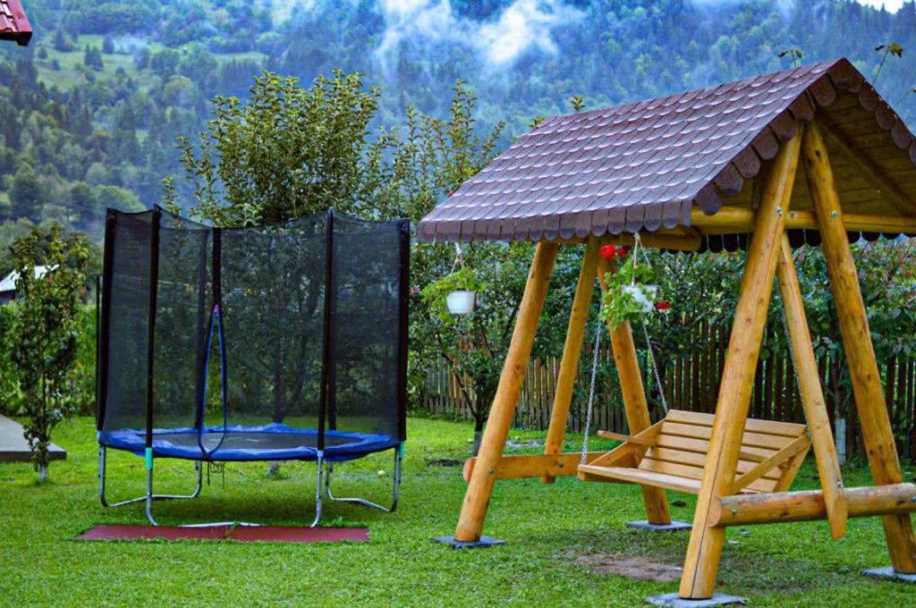 Hotel Casa Prundari Nicu Si Mirela Poiana Teiului Esterno foto