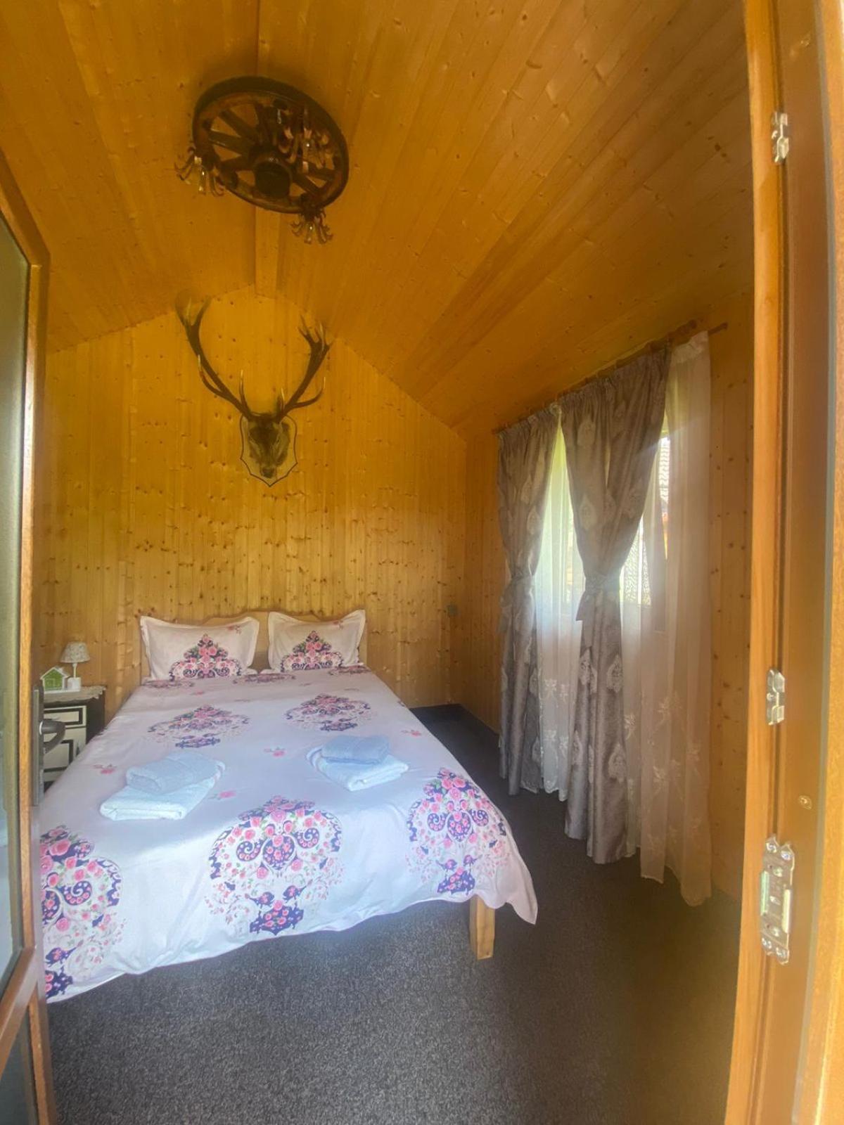 Hotel Casa Prundari Nicu Si Mirela Poiana Teiului Esterno foto