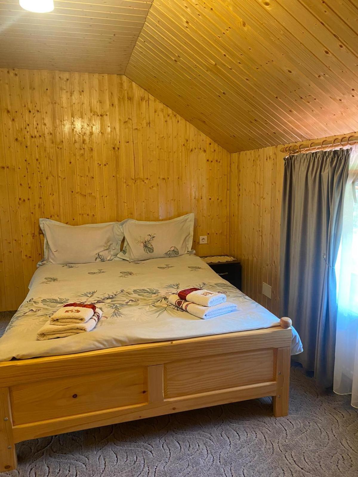 Hotel Casa Prundari Nicu Si Mirela Poiana Teiului Esterno foto
